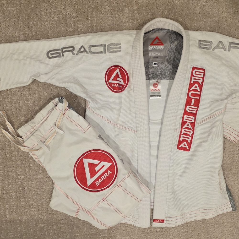 Gracie Barra atleta Gi A0